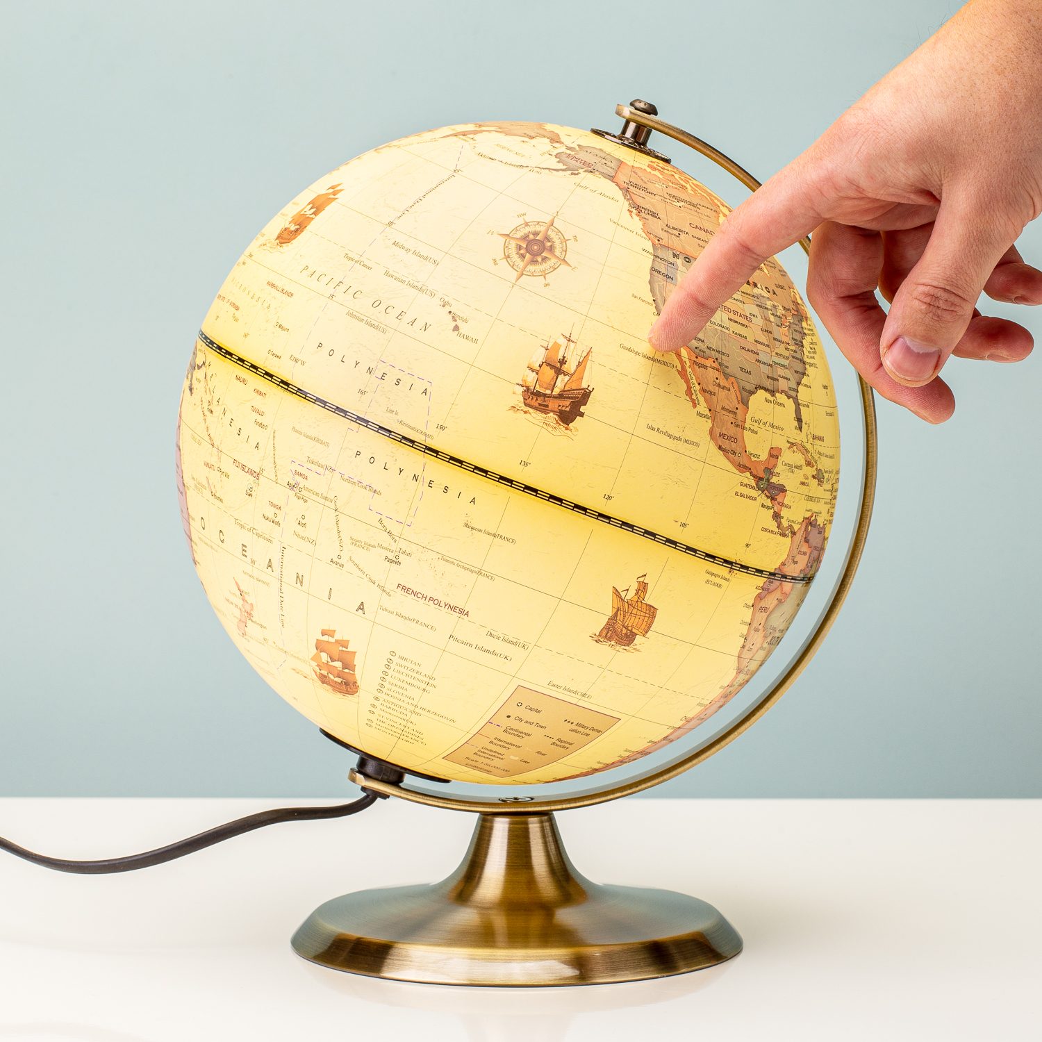 Antieke Globe Met Verlichting - Balvi