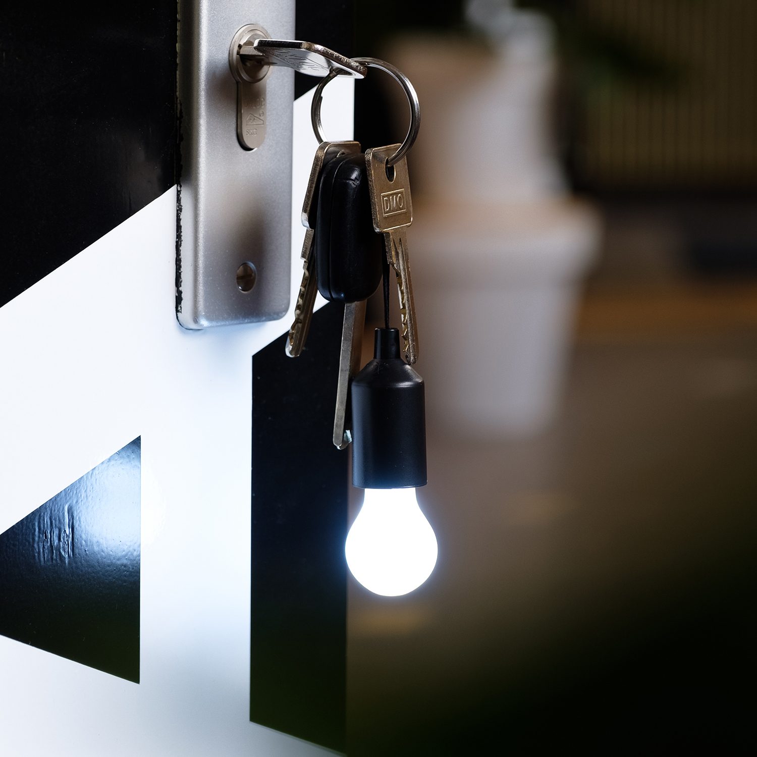 Pull Lamp Sleutelhanger - Zwart - LOOOQS